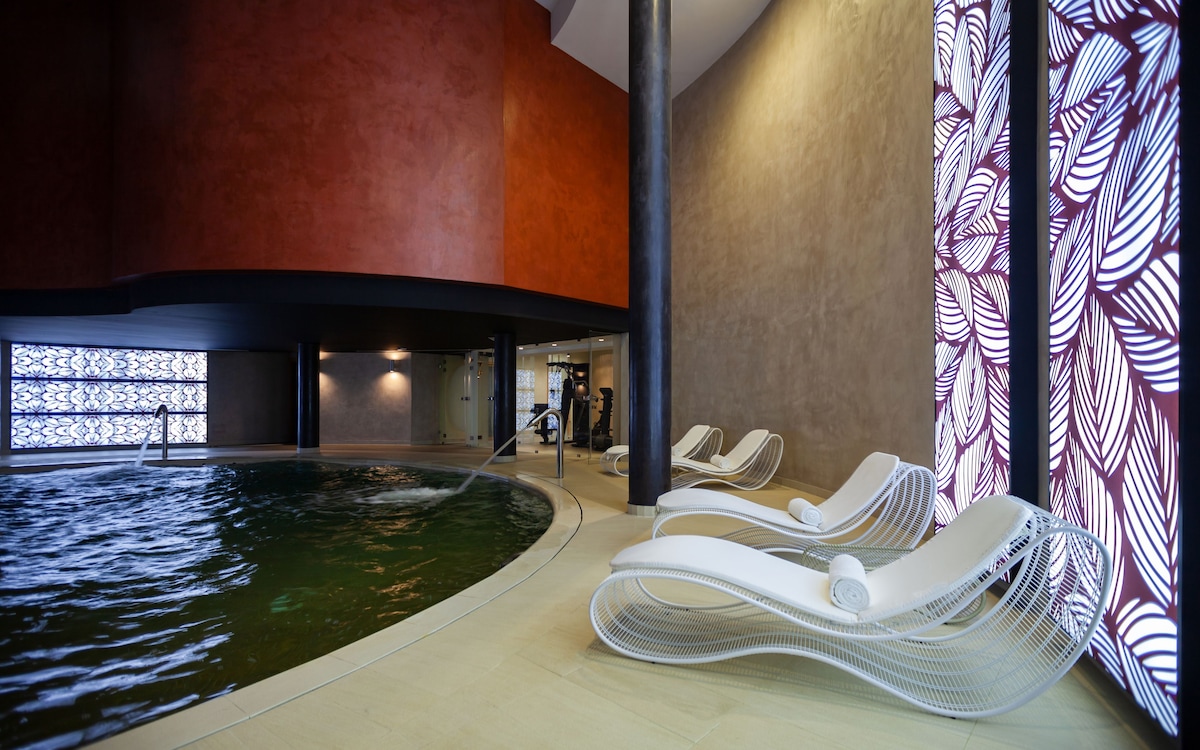 Piscine & Terrasse — ADAM Hotel Suites Tunis